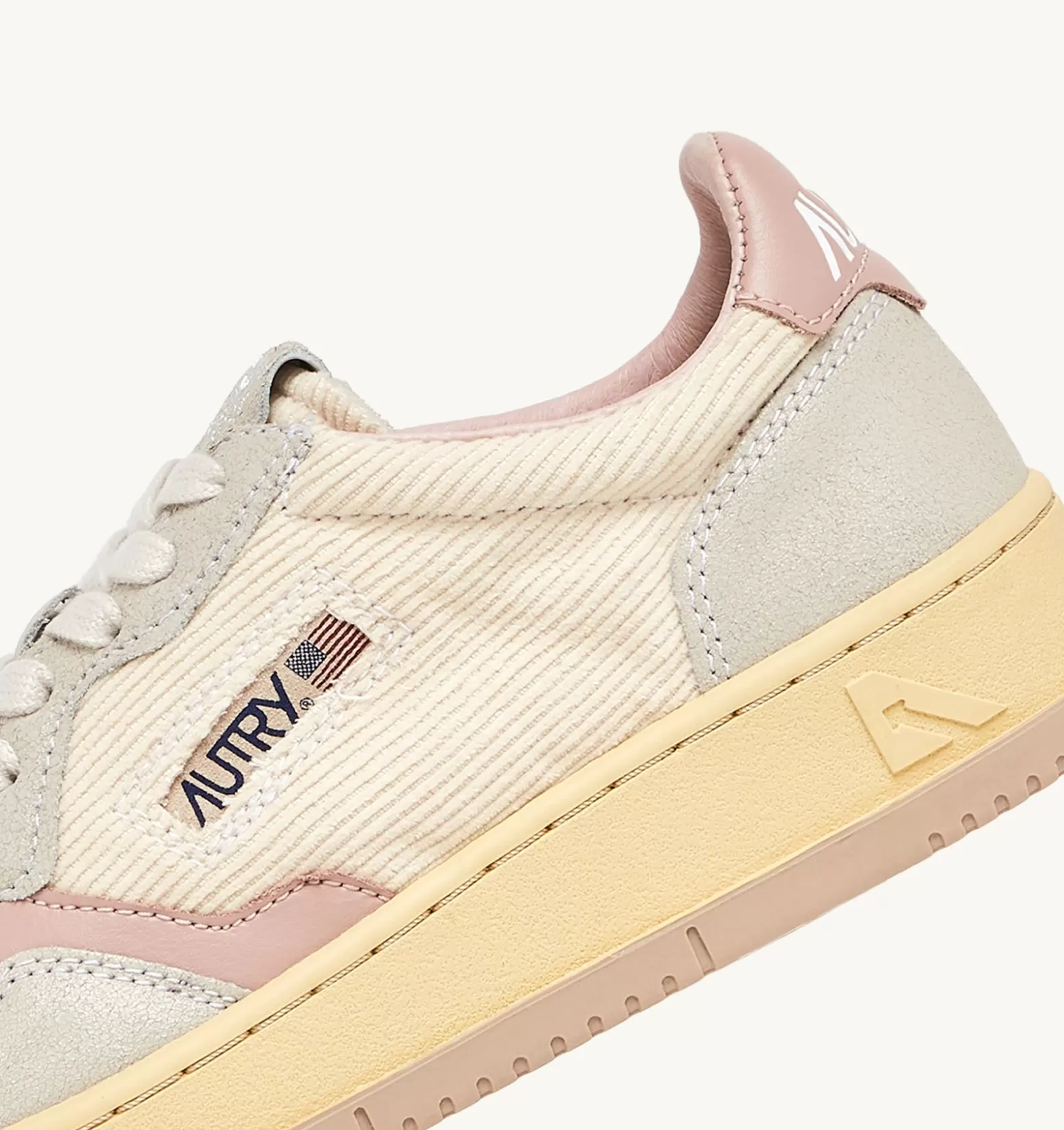 Medalist^AUTRY Medalist Low Sneakers In Ivory White Ribbed Velvet And Gray And Pink Leather