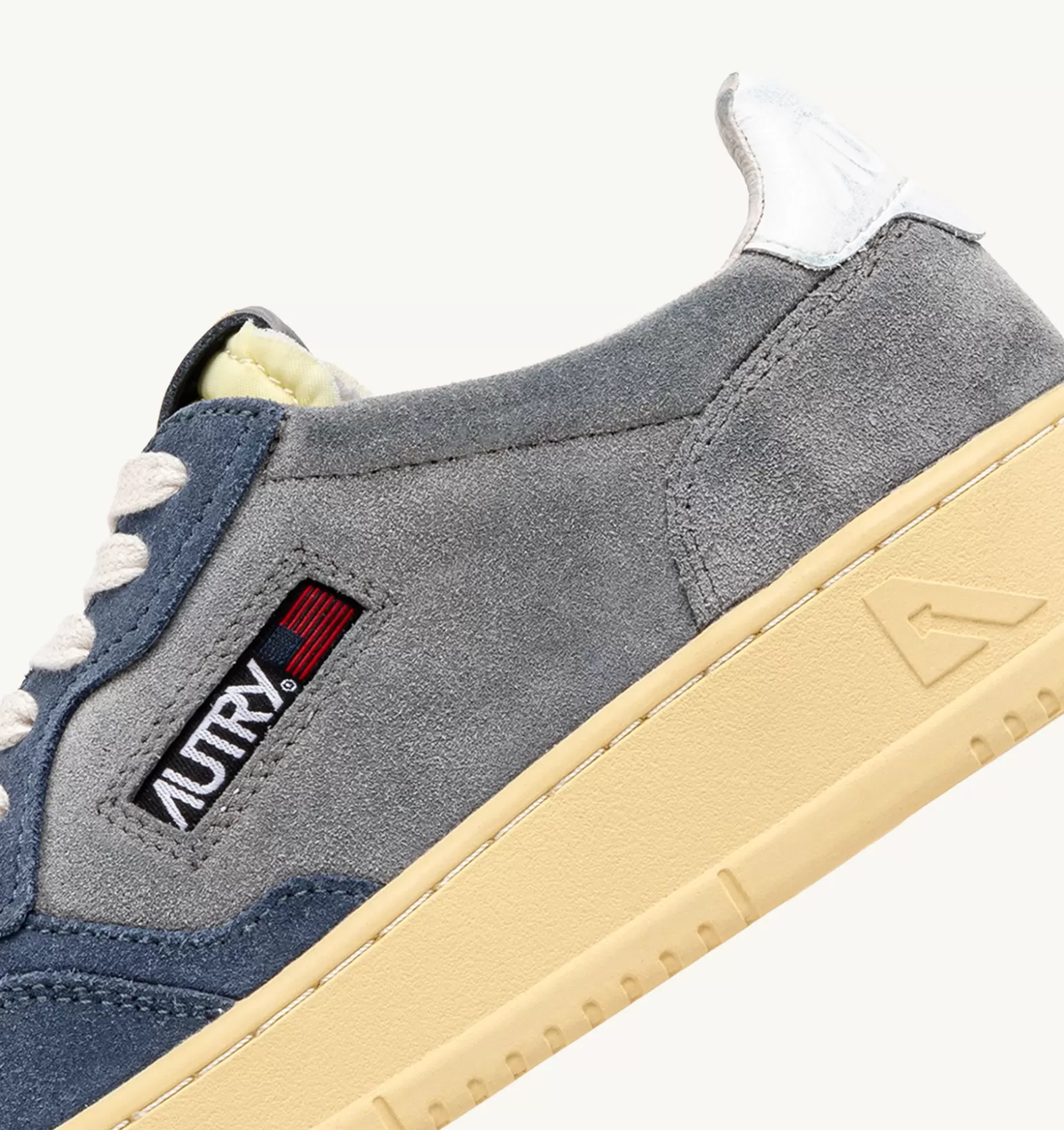 Medalist^AUTRY Medalist Low Sneakers In Suede Gray And Azure