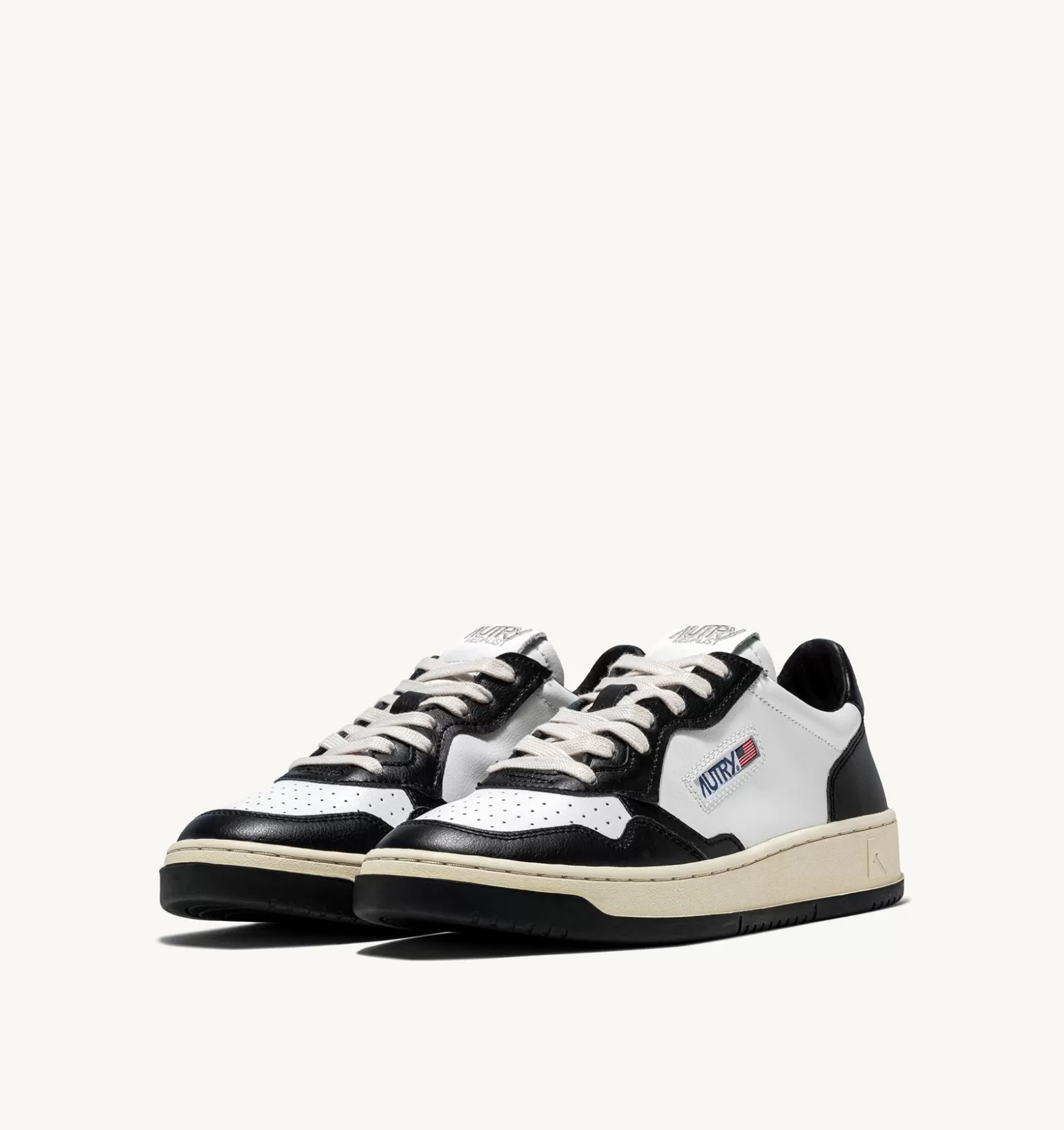 Medalist^AUTRY Medalist Low Sneakers In Two-Tone Leather Color White And Black