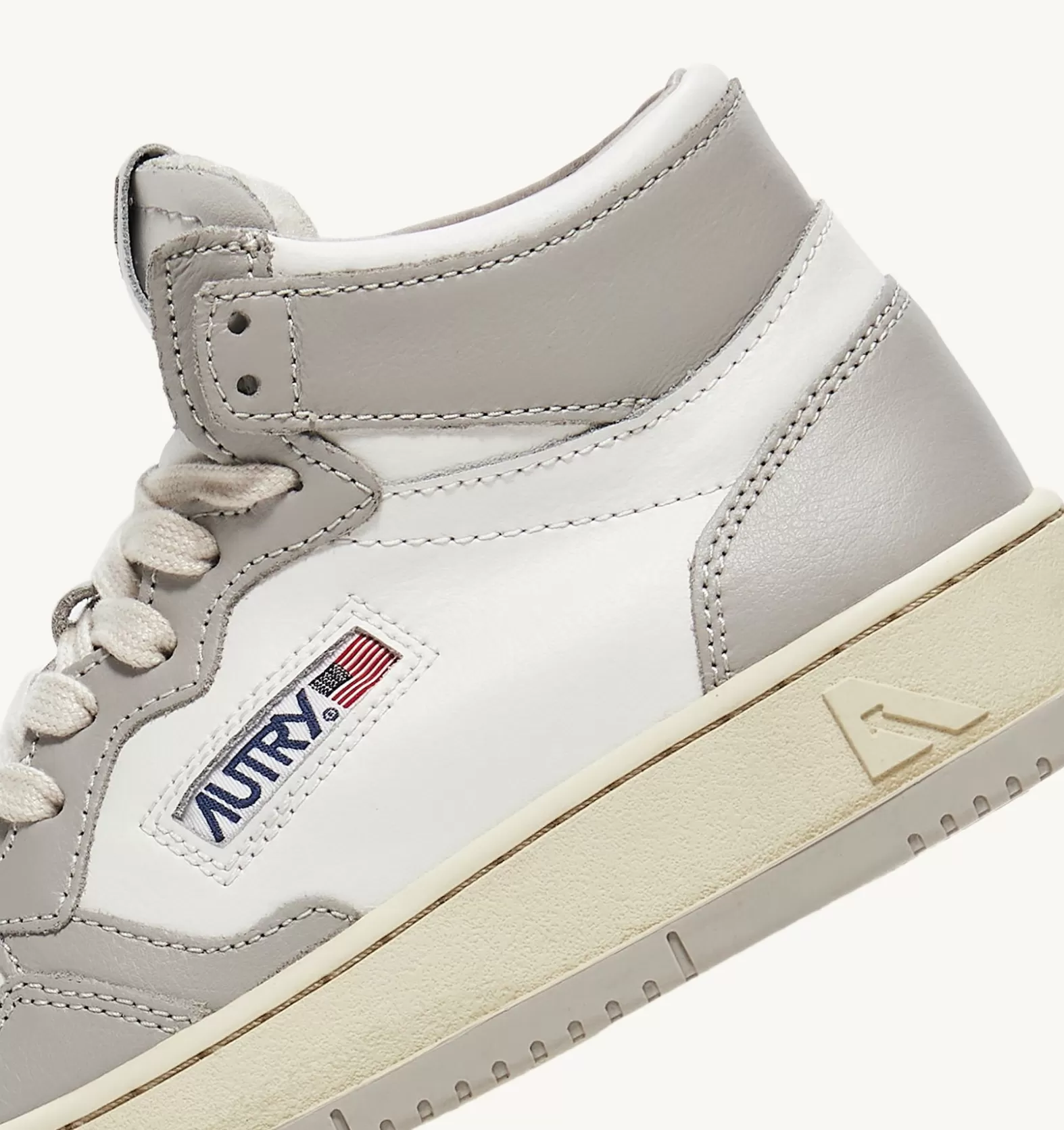 Medalist^AUTRY Medalist Mid In Two-Tone Leather Color White And Vapor